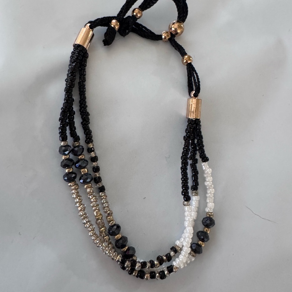 Black, White and Gold Beaded Bracelet - Picture 3 of 3